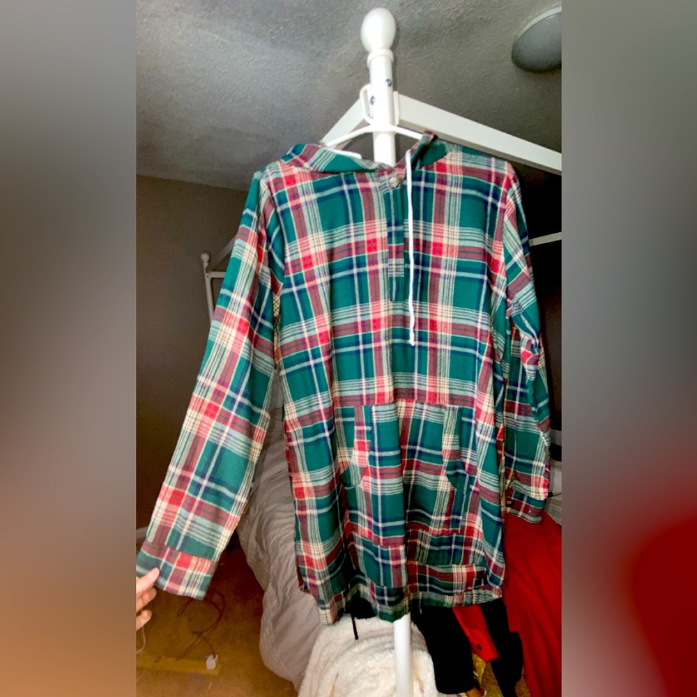 Long sleeve hooded flannel